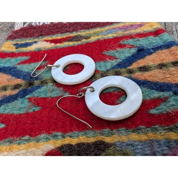 Southwestern Mother of Pearl Earrings // Vintage Fan Earrings - Picture 6 of 9